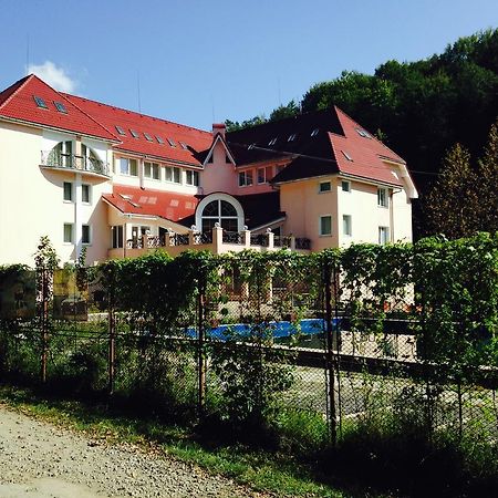 Hotel Sonyachna Polyana Exterior foto
